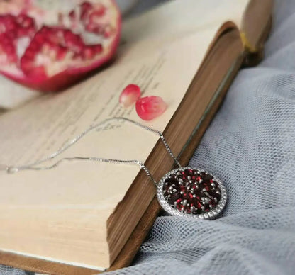 GEM'S BALLET Natural Red Garnet Gemstone Pendant For Elegant Women 925 Sterling Sliver Round Pendant Necklace Fine Jewelry