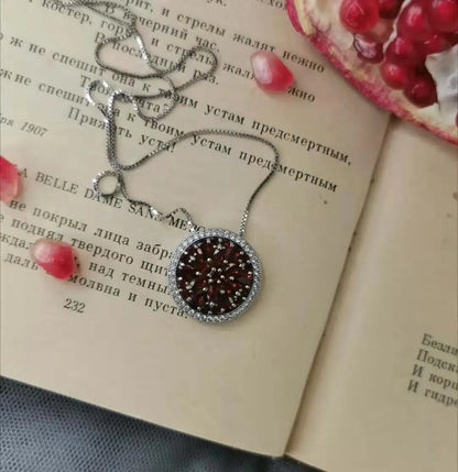 GEM'S BALLET Natural Red Garnet Gemstone Pendant For Elegant Women 925 Sterling Sliver Round Pendant Necklace Fine Jewelry